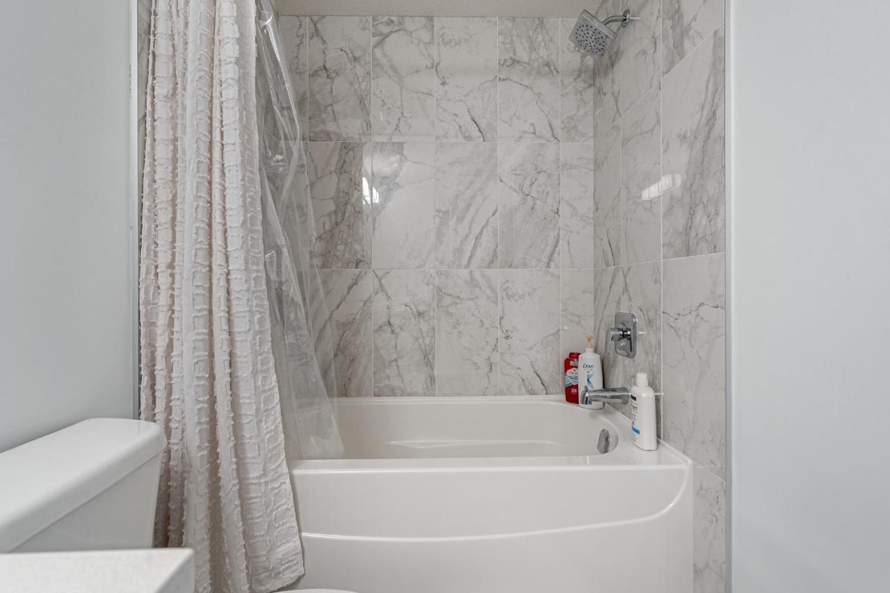 Luxury Spacious Private House Near City Centre YYC Kültér fotó