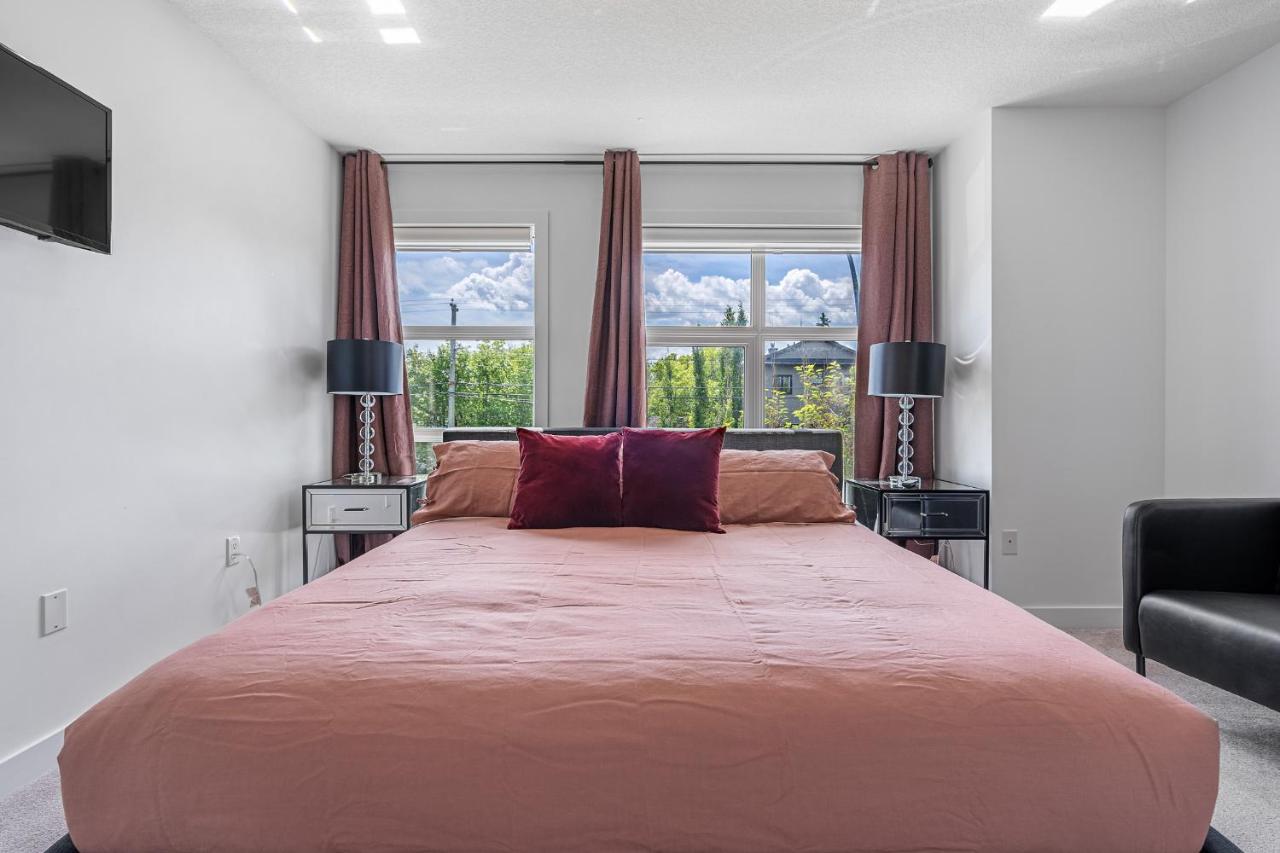 Luxury Spacious Private House Near City Centre YYC Kültér fotó